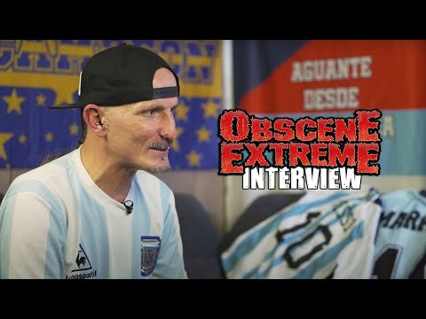 ČURBY: Extrémní fanoušek fotbalu s extrémně metalovým vkusem!