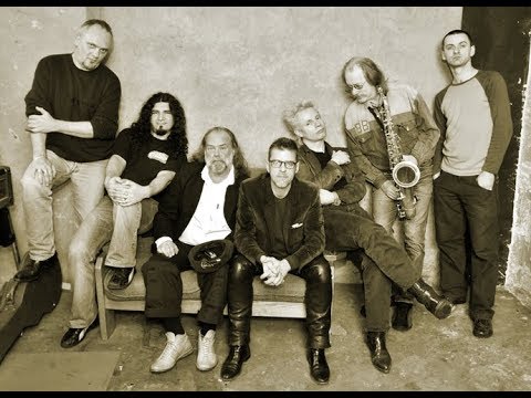 Blues a Livin'  - Blues aan Zee - live  (dec 2004)