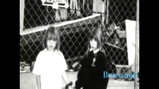 Mary-kate and Ashley- I am the cute one