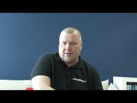 Jutin Ylämummo: Näin syntyi sanonta "Ny rillataan"!