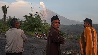 Vulkan Semeru in Indonesien bricht aus: glühende Ascheströme, Evakuierungen