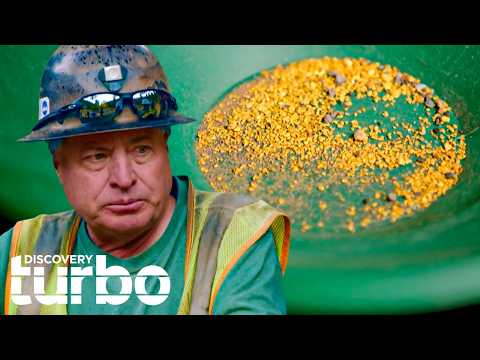 Freddy Finds Hidden Gold To Deliver A 350% Boost In Gold | Gold Rush: Mine Rescue With Freddy & Juan