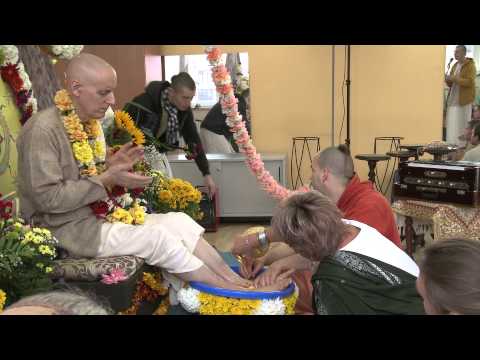 2011.10.22. Vyasa Puja part 1 Abhisheka HG Sankarshan Das Adhikari - Kaunas, Lithuania