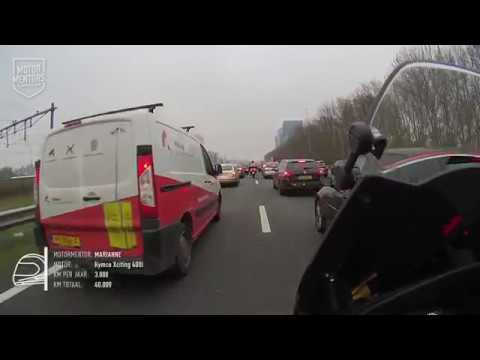 Motormentors - Rijden in de file