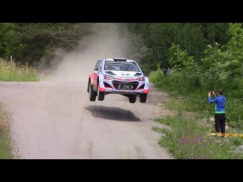 Rally Finland Tests 2015: Hyundai i20 WRC JUMPSHOW