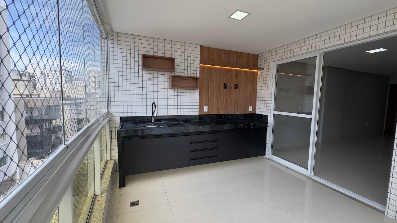Apartamento na Praia do Morro com 3 quartos e 2 vagas de garagem