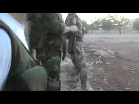 جولة تفقدية للعقيد الطيار الركن قاسم سعد الدين قائد المجلس العسكري في مدينة حمص وريفها في جبهات مدينة الرستن