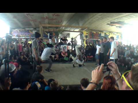 House of PainT 2011 - Deadly Venoms vs Cypher Sons