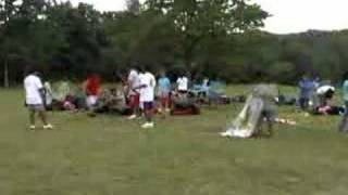preview picture of video 'Bajar Carpas como Hormigas - Setup Tent Promo 2007'
