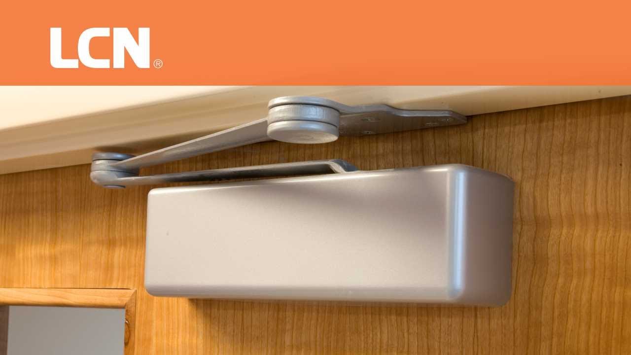 LCN - Instalación de un cierrapuertas hidráulico 4040XP