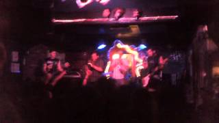 Que Barbaridad - La Plebe - Bottom of The Hill