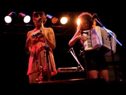 Las Taradas - "LA NOCHE DE MI AMOR" (cumbia style) de Dolores Duran - en Vivo en el Konex 18/1/14