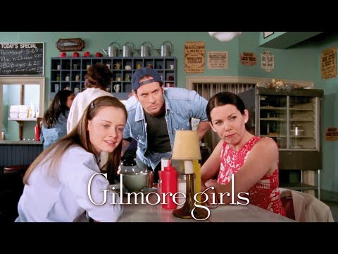 The Hustle and Bustle of Luke’s Diner for 30 Minutes | Gilmore Girls Compilation
