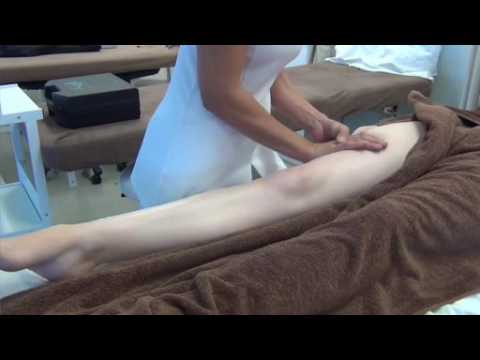 アロマテラピー マッサージ (脚の前部、足、腹部、PT の腕)