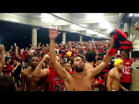 Descida da torcida do Flamengo após a vitória contra o Botafogo - Brasileiro 2018