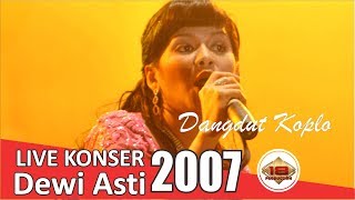 Download lagu Live Konser Dangdut Dewi Asti - Di Gilir Cinta @Kalimantan Utara 24 Juli 2006 mp3