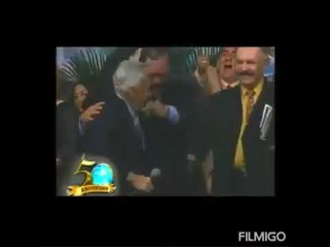 Evangelista yiye #avila algo grande cae cuando le pasan el micrófono