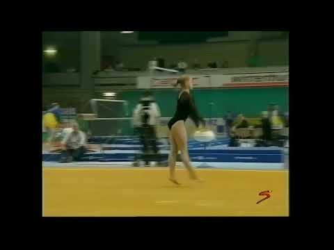2000 Swiss Cup   Viktoria Karpenko UKR FX