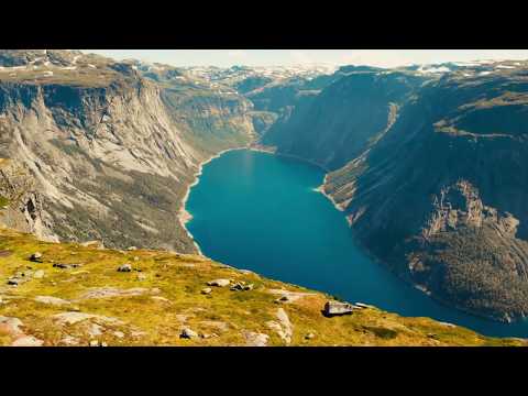 M.I.K.E. Push vs Robert Nickson - Lunar Lander (Extended Mix)