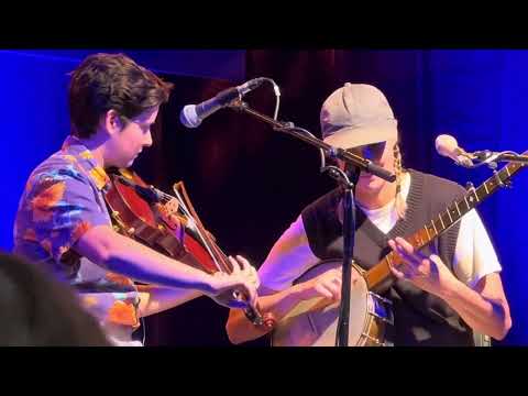 Allison de Groot & Tatiana Hargreaves, end of set, Sidmouth Folk Week, 02/08/24.