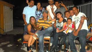 los rieleros del norte y polo urias.....a mi padre y a mi madre