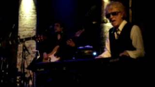 Ian Hunter, &quot;Up and Running/Dancing on the Moon&quot;