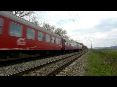 EA 912 Trece prin Probota cu un salut frumos