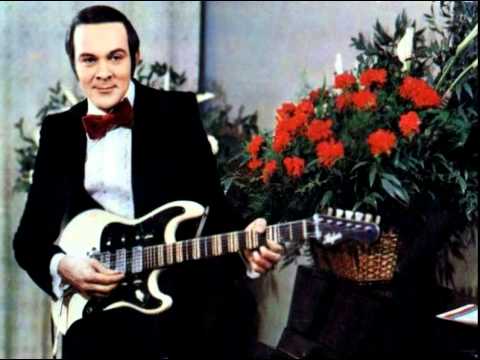 Виниловая пластинка Муслим Магомаев - Поёт Муслим Магомаев LP