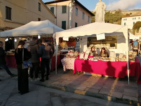 Toscana Today - Il mercatino natalizio di Pietrasanta