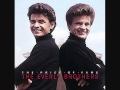 EVERLY BROTHERS-"PRETTY FLAMINGO"  ( W/ LYRICS)