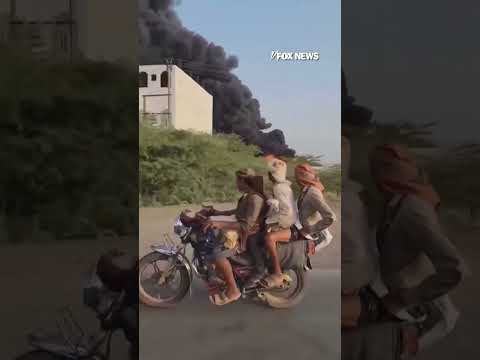 Black smoke rises over Yemen after reported attack #shorts