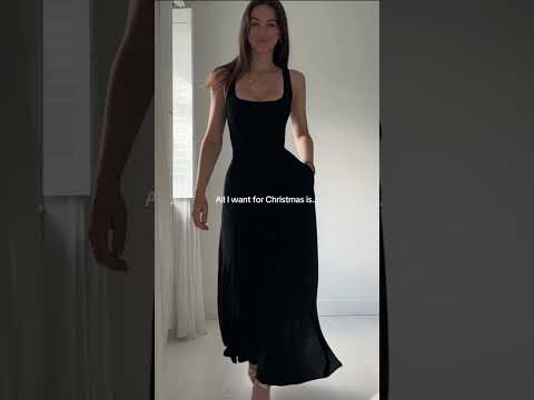 All I want for Christmas is this AYM dress