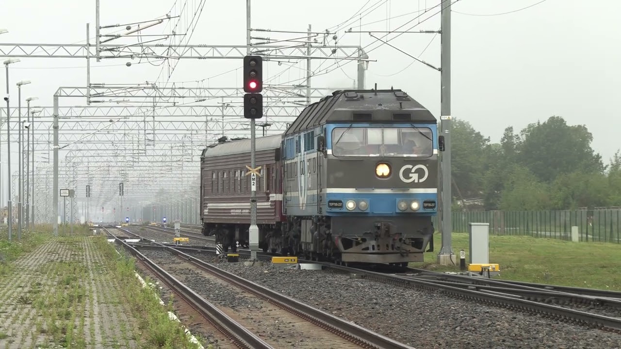 Тепловоз ТЭП70-0237 на ст. Тапа / TEP70-0237 at Tapa station