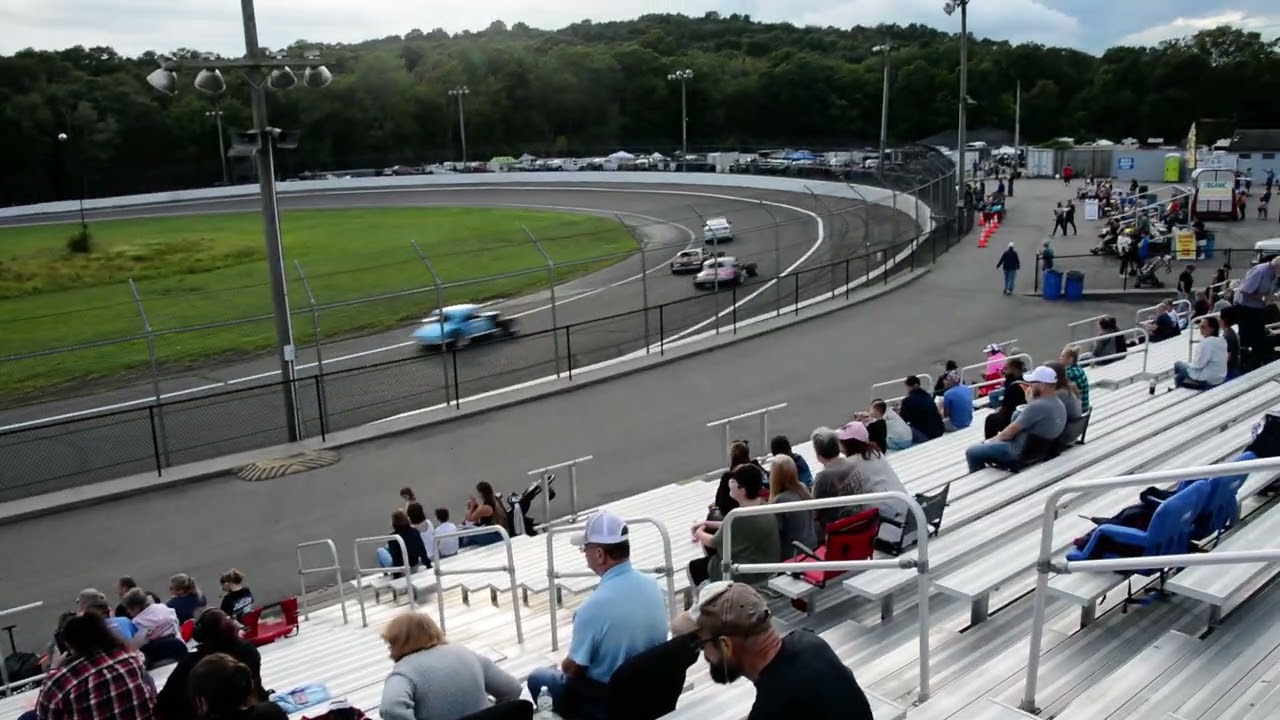 New London-Waterford Speedbowl Sportsman Feature