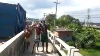 preview picture of video 'Enquanto isso no Gramacho em Caxias!'