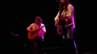 Bo Bice performing "Who Knows What"