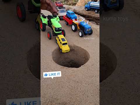 new tractor jv pushing autorickshaw jcb near to pit #jcb #jcpbackhoe #jcp #jcbvideo p540