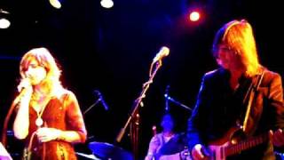 Nicole Atkins and Larry Campbell, "Goin' To Acapulco," le poisson rouge, NYC December 5, 2010