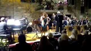 preview picture of video '♫ PERUGIA BIGBAND plays What a difference a day made in Castel Rigone 2014-08-16'