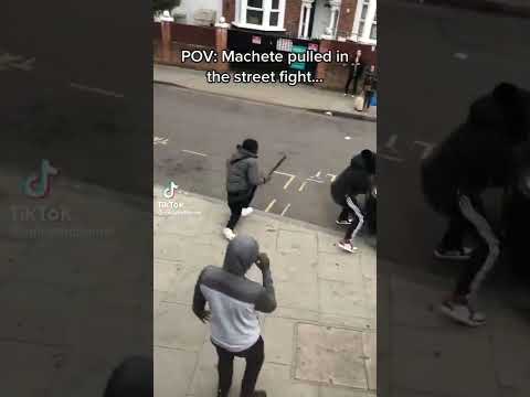 UK 🇬🇧 gang fight.🤯🤯 #shorts #ukdrill #ukgangsterrap #uk #ukulele #british #harlem #harlemspartans