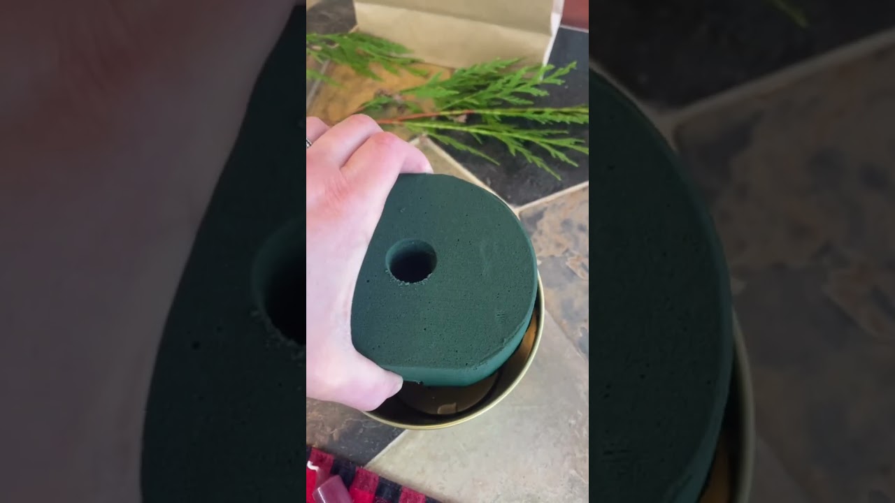 DIY Christmas flower arrangement