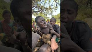 Download lagu Chaba Wife😍 Enjoy bushmen Lifestyle, Hadzabe tribe eating lunch#Culture #traditional #hadzabetribe mp3