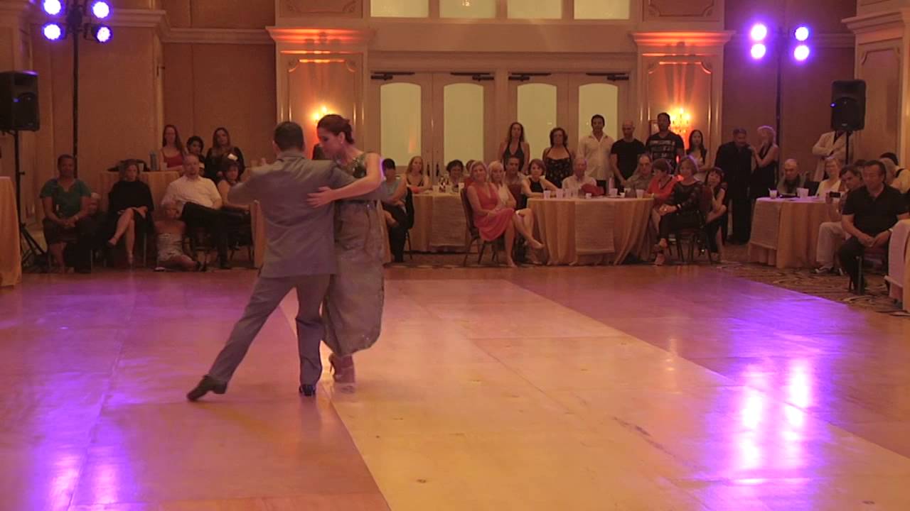 Carlos Urrego & Cindy Lopez 3 of 3  "Esta Noche de Luna"