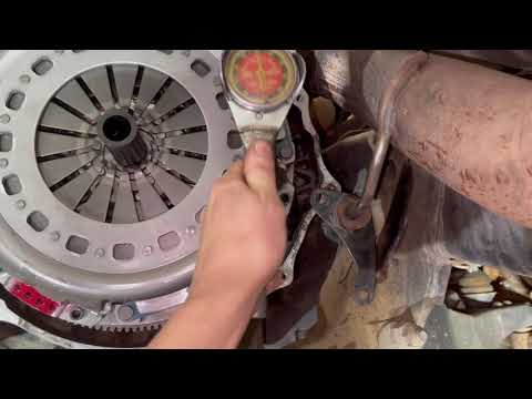 INSTALLING the 550hp Twin clutch video 2-2... Dodge Diesel G56