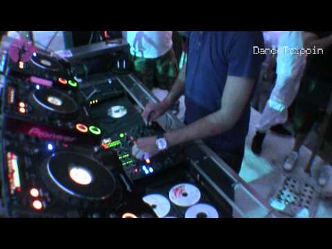 Fedde Le Grand ft Mr. V - Back & Forth (Fedde's Future Funk Remix) [played by Funkerman]