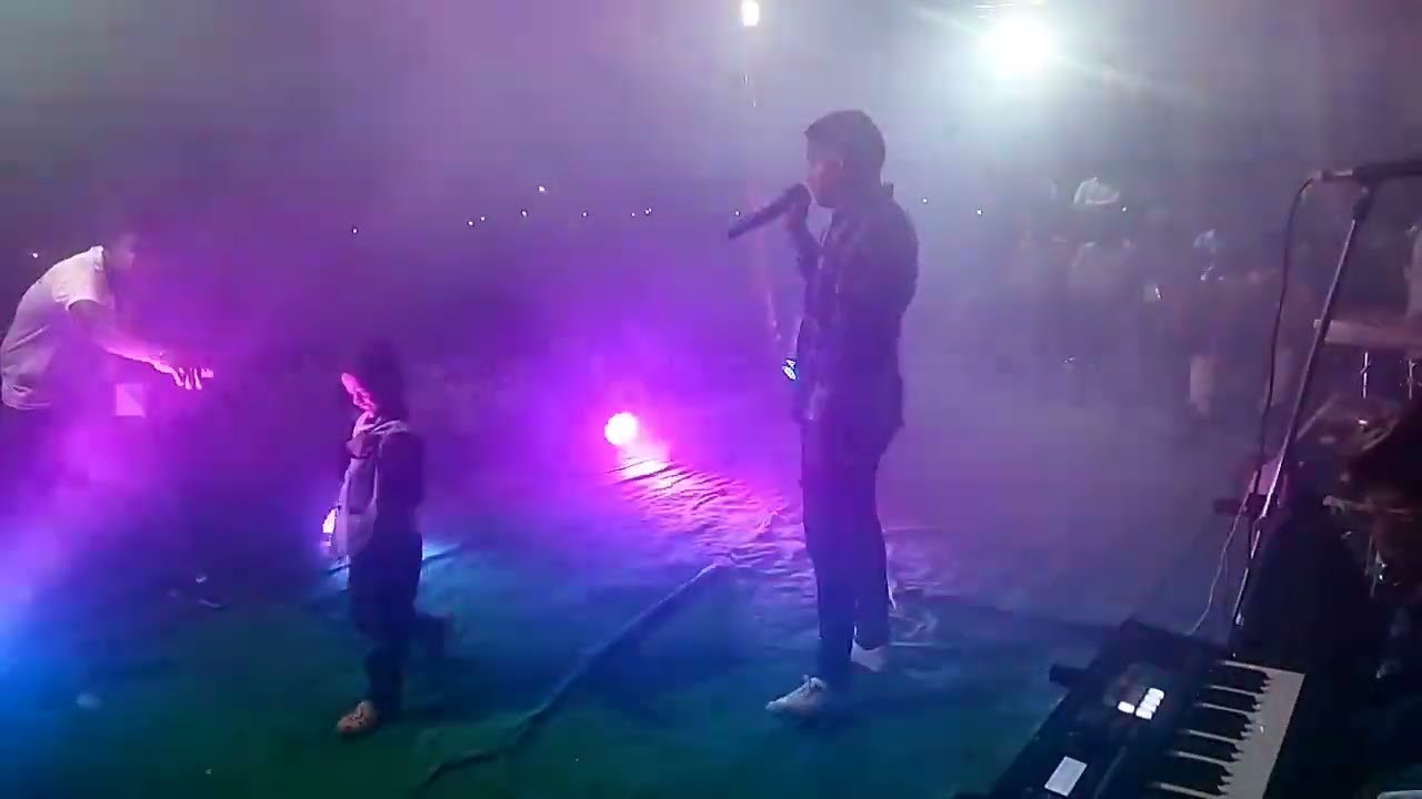 Kusarpani me Dancer kajol #Raavientertaintment#stageprogram