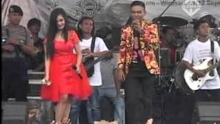 Download lagu luka hati luka diri ELLY SHANTIKA feat gery mahesa new pallapa karangasem 2016 mp3