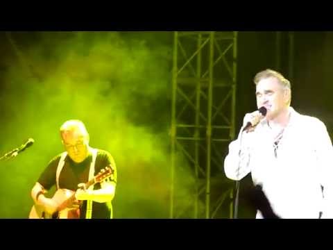 Morrissey - Bigmouth Strikes Again (Live in Caesarea, Israel August 24, 2016) - HD