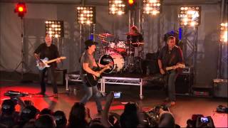 Beautiful Noise - Lee Kernaghan 5th OCT 2012. at the V8 Supercars