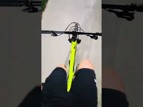 Dois pneus, mil destinos. 🌍   